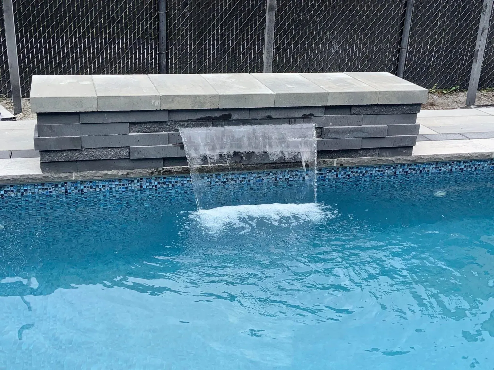 Fontaine muret pierre naturelle